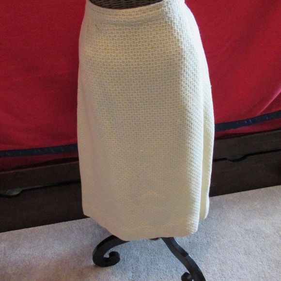 Rona New York 2 piece skirt set - Picture 6 of 12